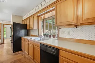 19373 NE Calkins Ln, Newberg, OR 97132 - Photo 8