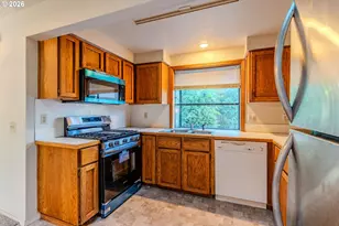 16076 NW Oak Hills Dr, Beaverton, OR 97006 - Photo 18