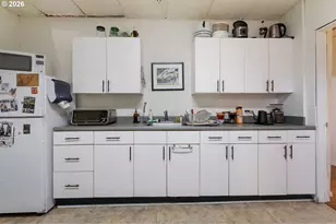 700 N Killingsworth St, Portland, OR 97217 - Photo 24