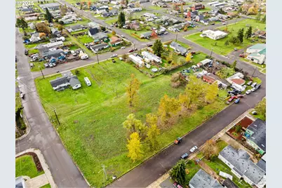 287 E 3rd St, Lowell, OR 97452 - Photo 12