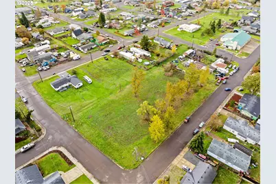 287 E 3rd St, Lowell, OR 97452 - Photo 10