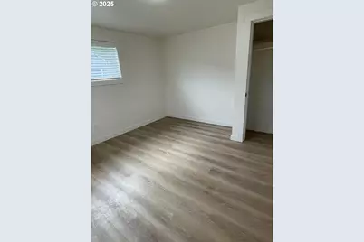 287 E 3rd St, Lowell, OR 97452 - Photo 20