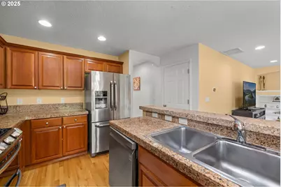 13455 NW Hartford St, Portland, OR 97229 - Photo 12