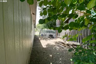 216 E Washington St, Athena, OR 97813 - Photo 24