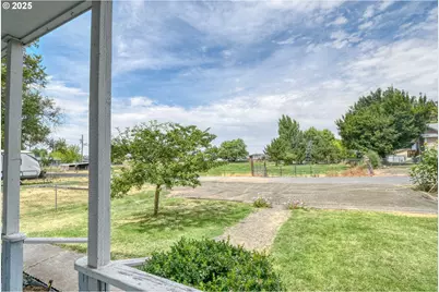 216 E Washington St, Athena, OR 97813 - Photo 4