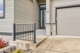 123 NW Brookside, McMinnville, OR 97128 - Photo 2