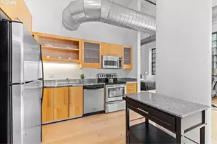 1400 NW Irving St, Portland, OR 97209 - Photo 14