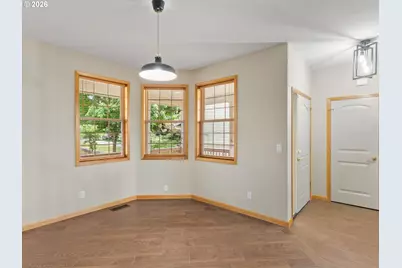 860 N P St, Washougal, WA 98671 - Photo 6