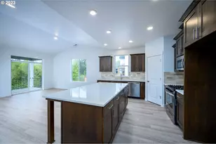 3206 S Kodiak St, Cornelius, OR 97113 - Photo 4