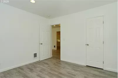 2650 SE 164th Ave, Portland, OR 97236 - Photo 16