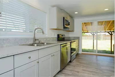2650 SE 164th Ave, Portland, OR 97236 - Photo 6