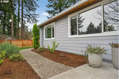 3739 SW Pomona St, Portland, OR 97219 - Photo 4