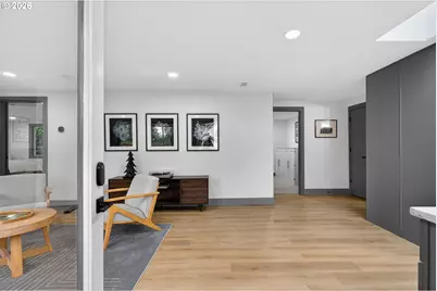 3739 SW Pomona St, Portland, OR 97219 - Photo 6