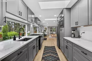 3739 SW Pomona St, Portland, OR 97219 - Photo 16