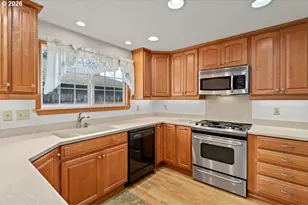 2276 B St, Hubbard, OR 97032 - Photo 6