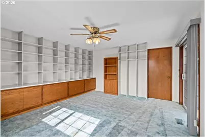 2276 B St, Hubbard, OR 97032 - Photo 12