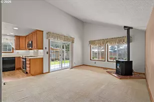 2276 B St, Hubbard, OR 97032 - Photo 8