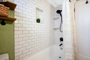 2025 SE Caruthers St, Portland, OR 97214 - Photo 12