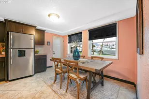 2025 SE Caruthers St, Portland, OR 97214 - Photo 14