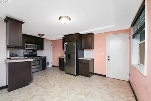 2025 SE Caruthers St, Portland, OR 97214 - Photo 16