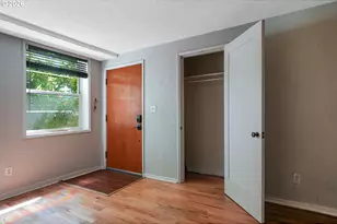 2025 SE Caruthers St, Portland, OR 97214 - Photo 4