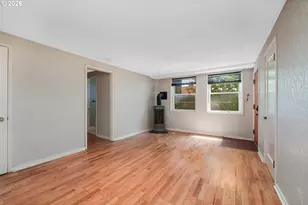 2025 SE Caruthers St, Portland, OR 97214 - Photo 6