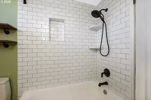 2025 SE Caruthers St, Portland, OR 97214 - Photo 10