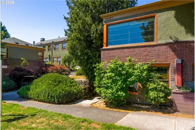 2025 SE Caruthers St #24, Portland, OR 97214 - Photo 2