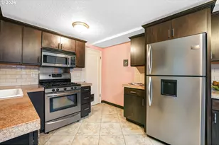 2025 SE Caruthers St, Portland, OR 97214 - Photo 18