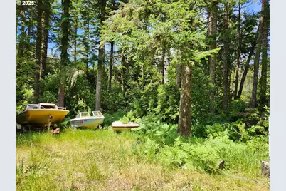 12829 Wildwood Dr, North Bend, OR 97459 - Photo 6