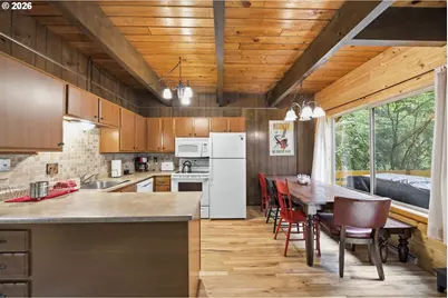 28061 E Mountain View Dr, Welches, OR 97067 - Photo 14