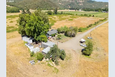 308 Helweg Rd, Winston, OR 97496 - Photo 14