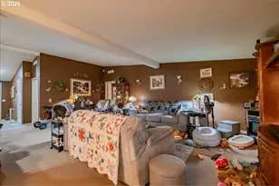 5323 Olympic Cir, Eugene, OR 97402 - Photo 8