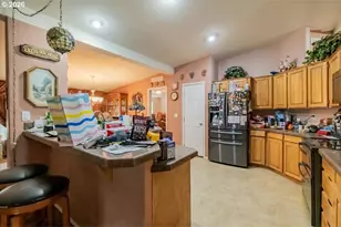 5323 Olympic Cir, Eugene, OR 97402 - Photo 10