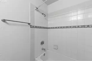 2137 SE 130th Ave, Portland, OR 97233 - Photo 12