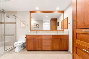 6118 S Riverpoint Ln, Portland, OR 97239 - Photo 8
