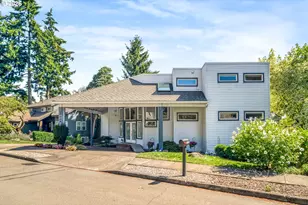 2906 Carriage Way, West Linn, OR 97068 - Photo 2