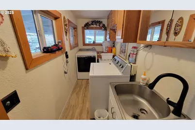 40300 Kahler Basin Rd, Spray, OR 97874 - Photo 10