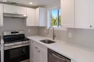 4815 SW Dickinson St, Portland, OR 97219 - Photo 8