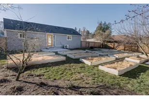 4815 SW Dickinson St, Portland, OR 97219 - Photo 4