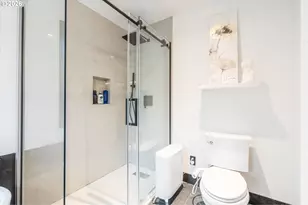 511 SE 15th St, Gresham, OR 97080 - Photo 26