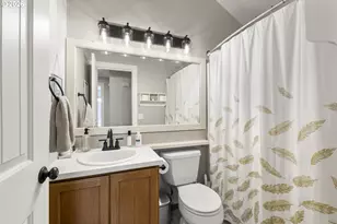 16097 NW Oak Hills Dr, Beaverton, OR 97006 - Photo 28