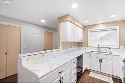 5301 Plomondon St #E18, Vancouver, WA 98661 - Photo 8