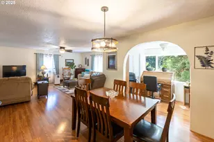 2442 Kingsley Rd, Hood River, OR 97031 - Photo 14