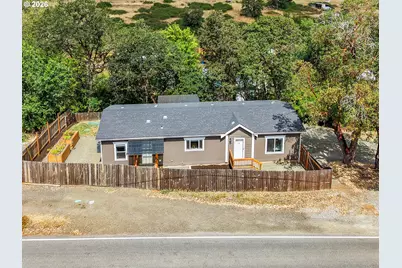 4458 Shoestring Rd, Riddle, OR 97469 - Photo 2