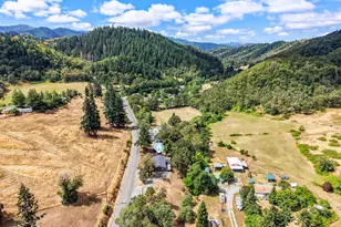4458 Shoestring Rd, Riddle, OR 97469 - Photo 34