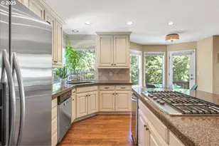 15116 SW Peachtree Dr, Portland, OR 97224 - Photo 14