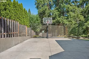 15116 SW Peachtree Dr, Portland, OR 97224 - Photo 40