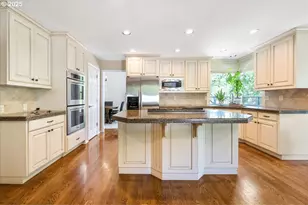 15116 SW Peachtree Dr, Portland, OR 97224 - Photo 12