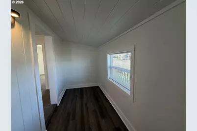 1386 Airway Ave, Sutherlin, OR 97479 - Photo 2